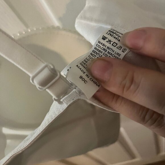 Beautiful Bustier Cami Crop Top Pearl White Detailed it's Gorgeous - Picture 2 of 3